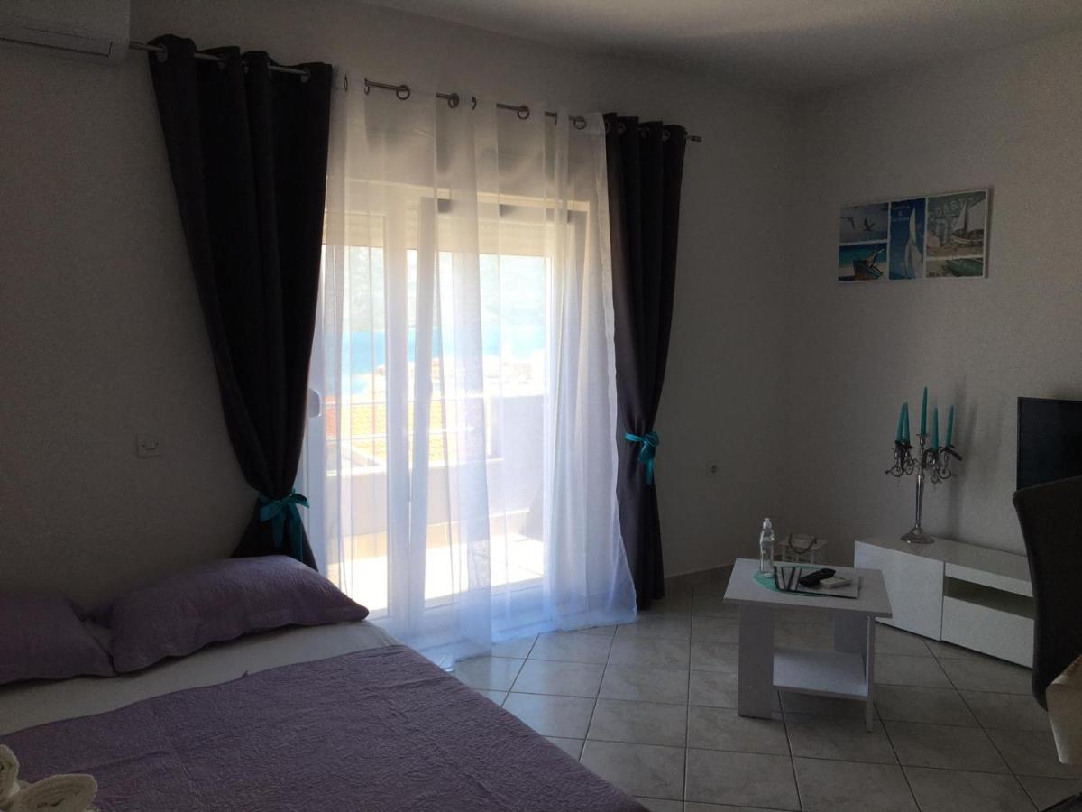 Gavran Apartment วินเยราซ ภายนอก รูปภาพ