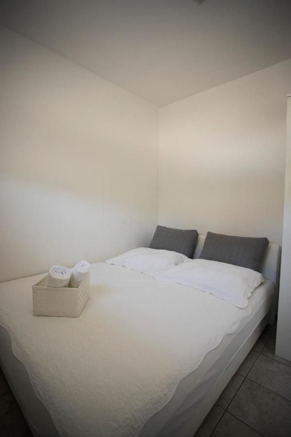 Gavran Apartment วินเยราซ ภายนอก รูปภาพ