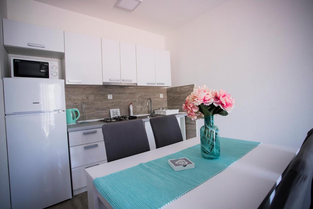 Gavran Apartment วินเยราซ ภายนอก รูปภาพ
